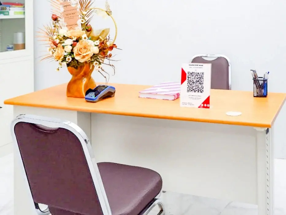 Kusuma Guest House Jombang RedPartner near Station Jombang