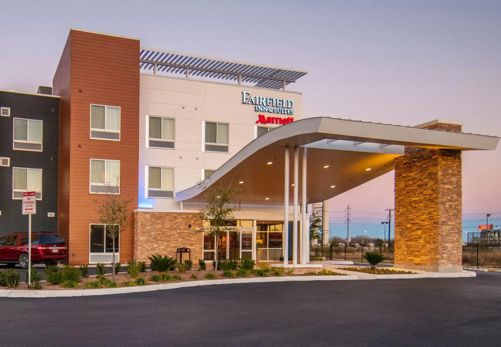 Fairfield Inn & Suites by Marriott San Antonio Brooks City Base