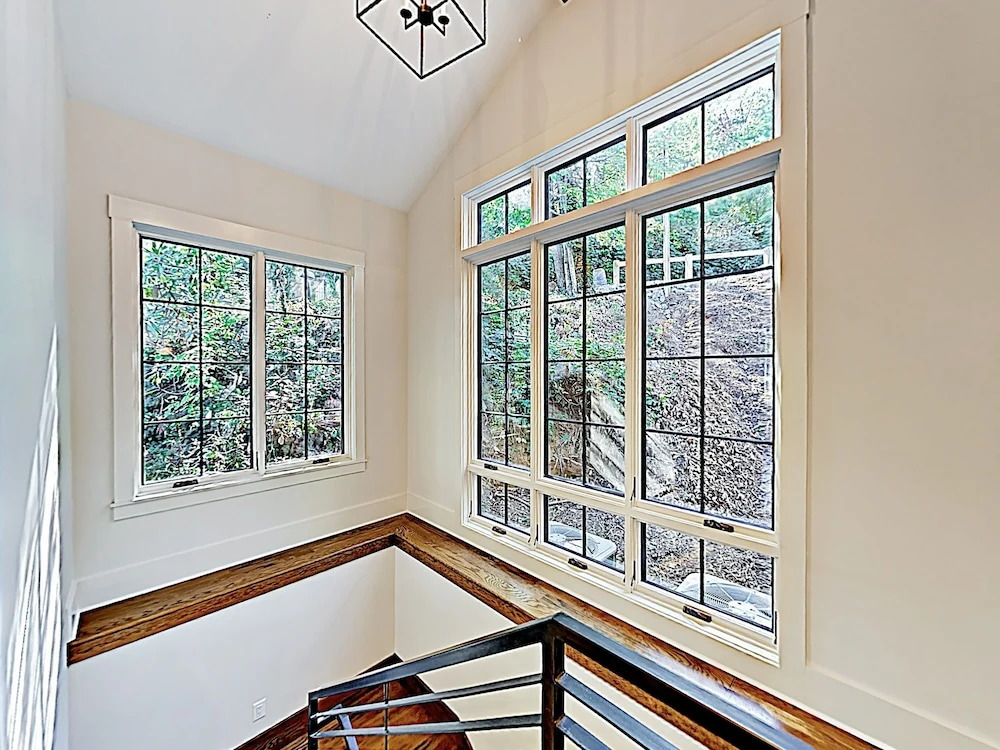 Brand-new Lakefront W/ Boathouse 4 Bedroom Home