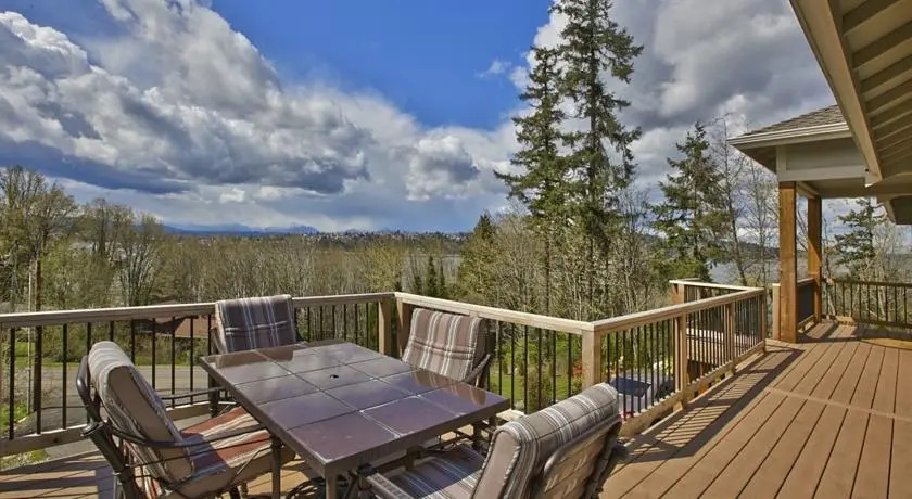 The Hillcrest Hideaway