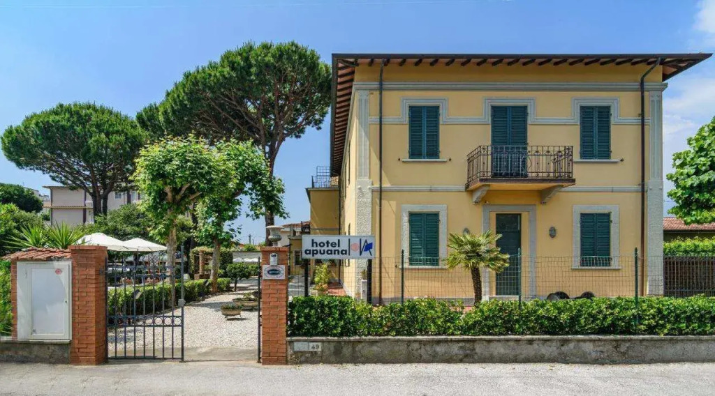 Hotel Apuana