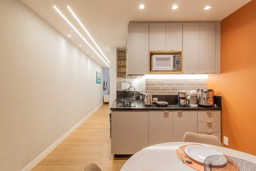 Loft With Soundproof Windows 5-minute Walk to the Beach Nsc304
