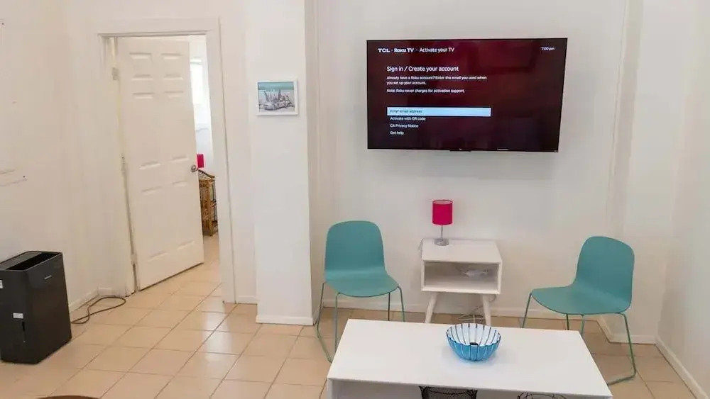 Fun Retro Island Vibe Sleeps 17 Beach 1 Block 4 Bedroom Home