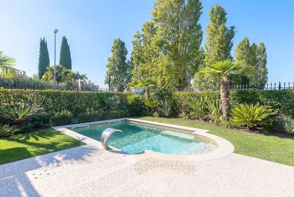 Luxury Lakefront Catullo A1 by Wonderful Italy