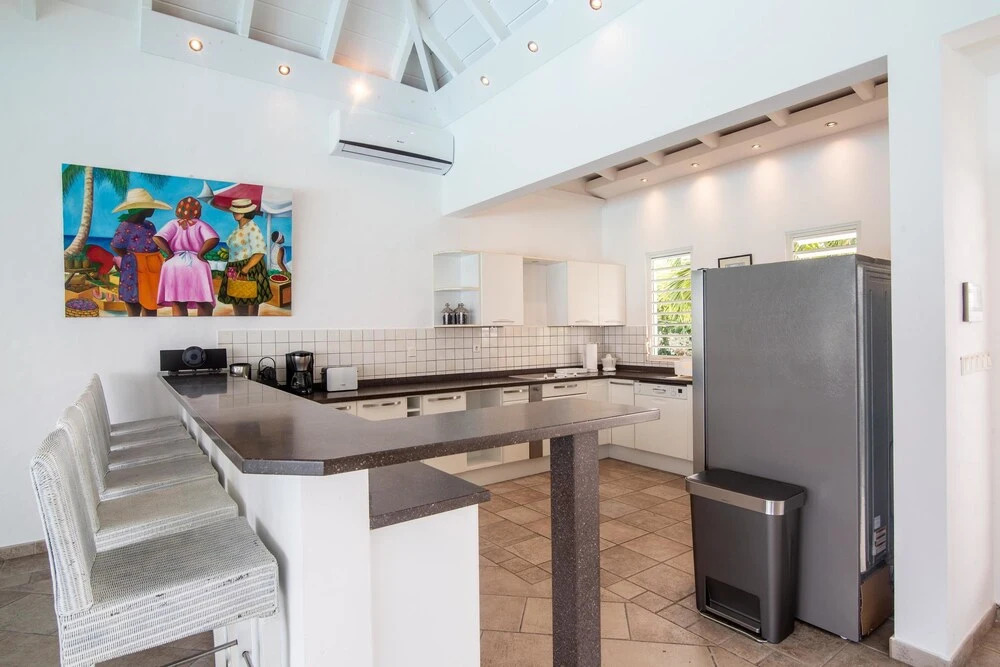 Exclusive Terres Basses Location, Full AC, Salt Water Pool, Wifi, Short Drive to the Beach!