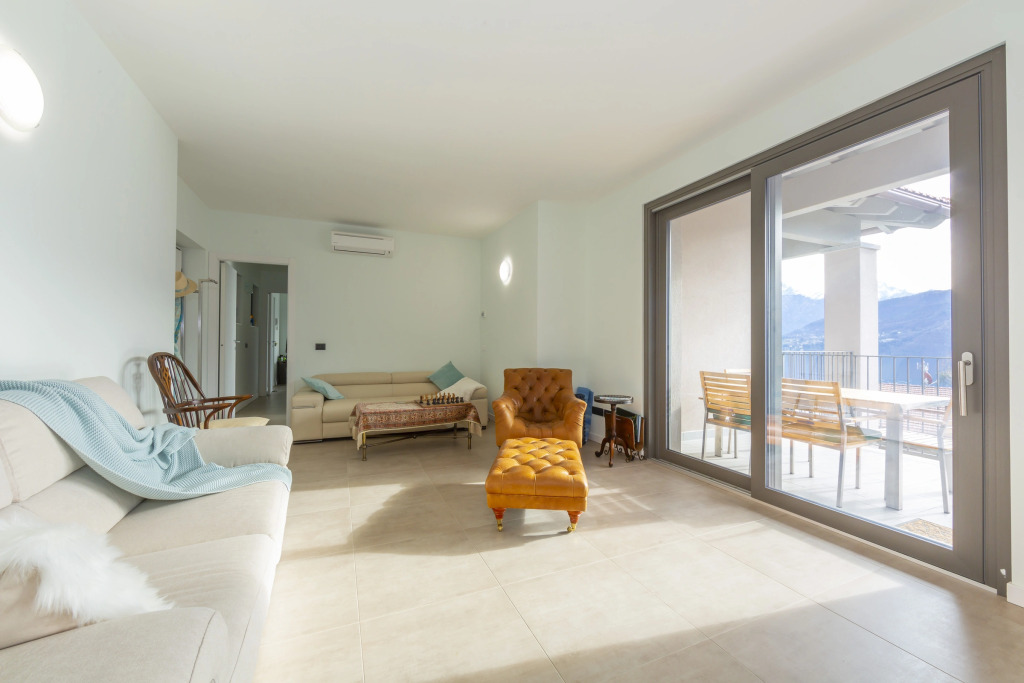 Beautiful 5 Bdrm Modern Penthouse