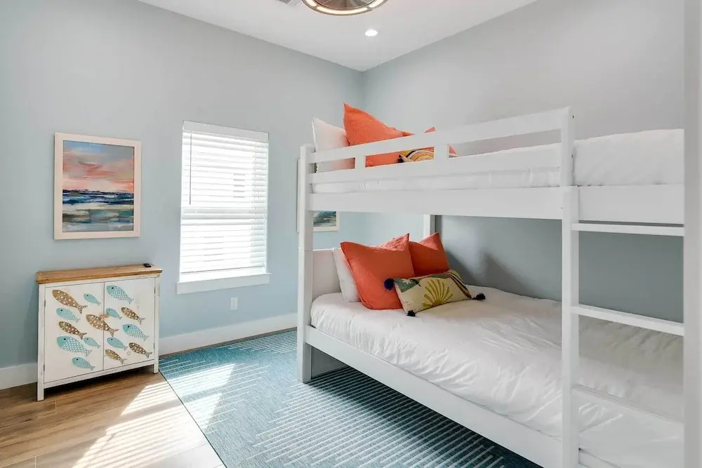 Steps to Coast! Beach Home w/ 2 Decks in Galveston