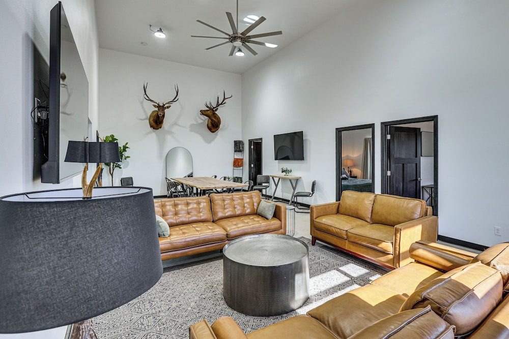 Escape to the Black Hills! Modern Countryside Home
