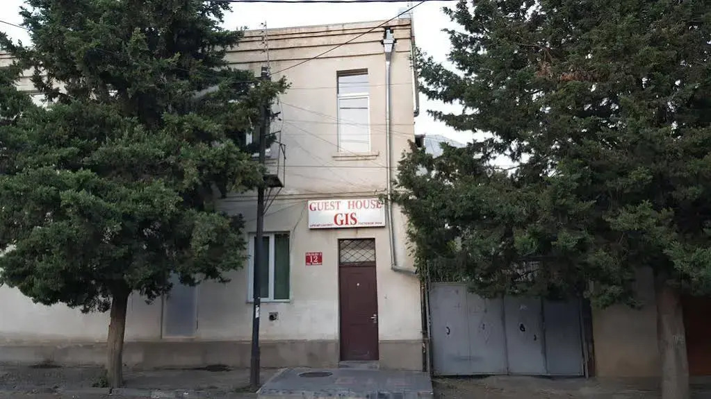 Gis Guest House