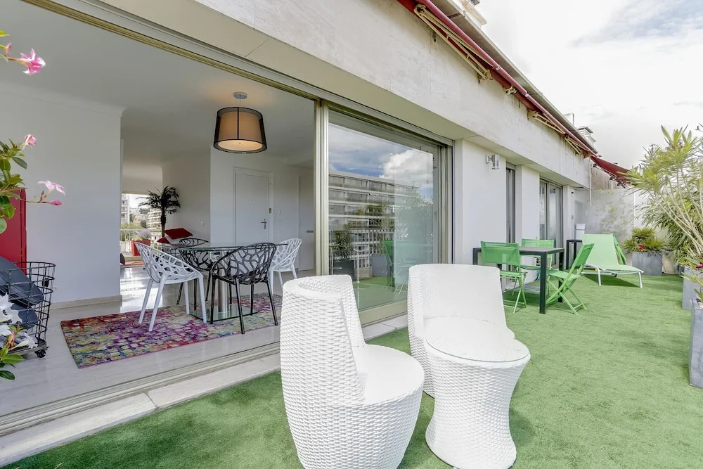 Le Mallory  Apartment 2