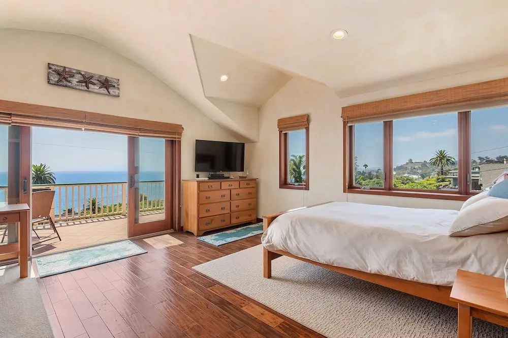 Blue Ocean View Retreat - Minutes to Beach