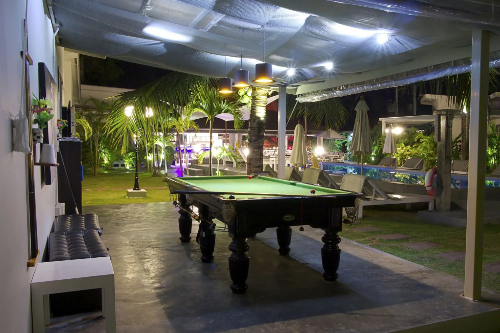 CoconutsPalm Resort