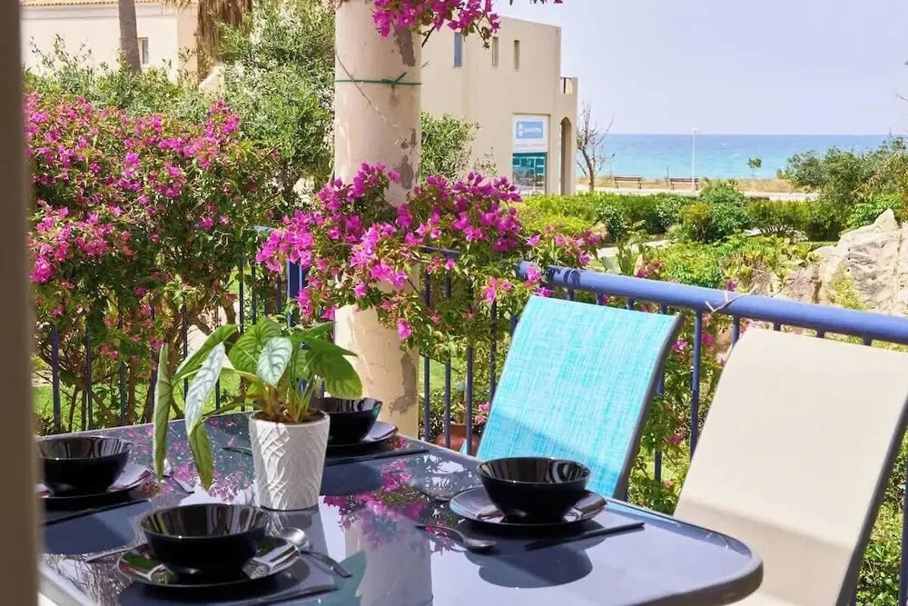 Villa Elias 1BR Upper Apt with Pool