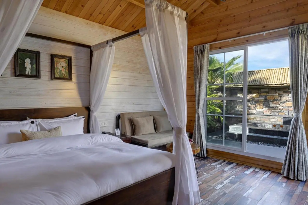 Casawood Resort - A Luxury Private Pool Villa On Mount Abu Road