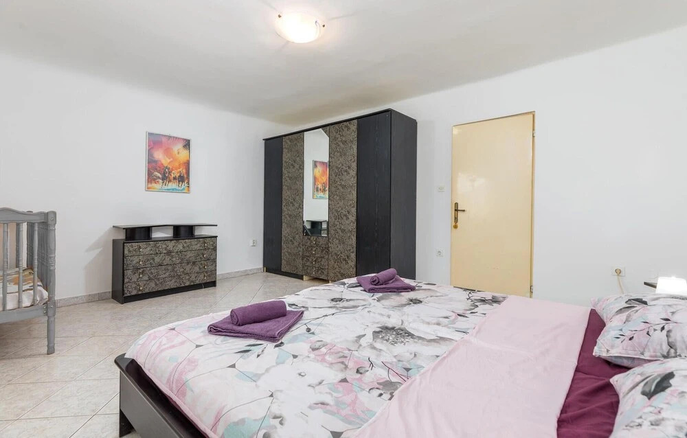 Nice Home in Vodnjan With Wifi and 2 Bedrooms