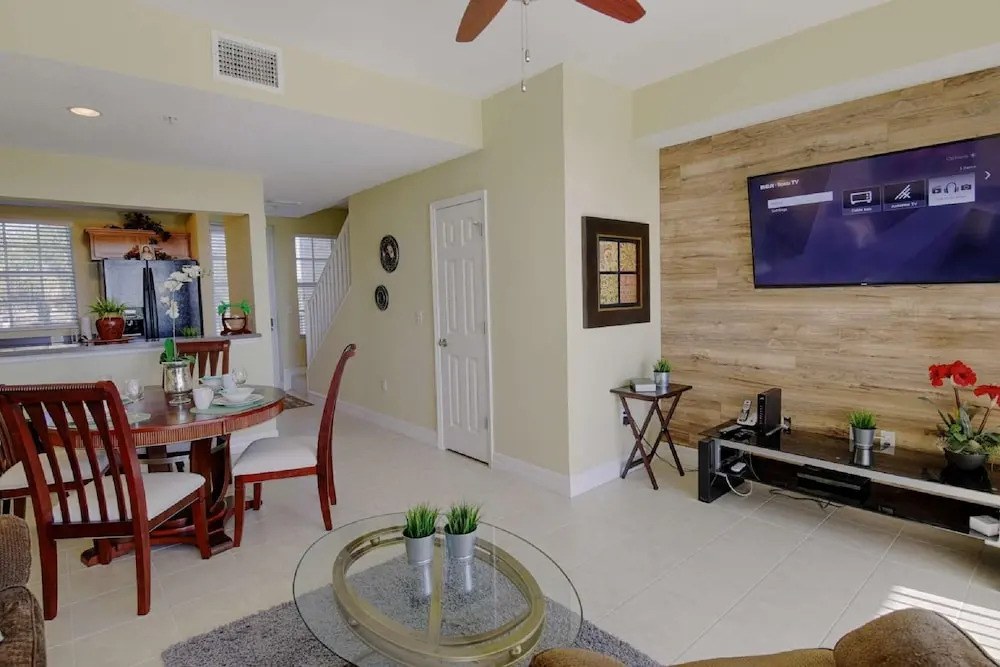 573 Little Harbor