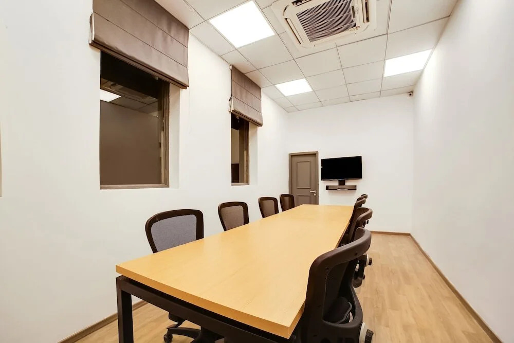 OYO Townhouse 230 Old Gurgaon Sector 14