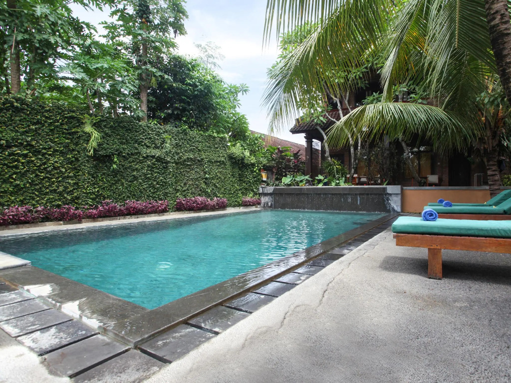 Dewa Bungalows, A Balinese House and Art Gallery