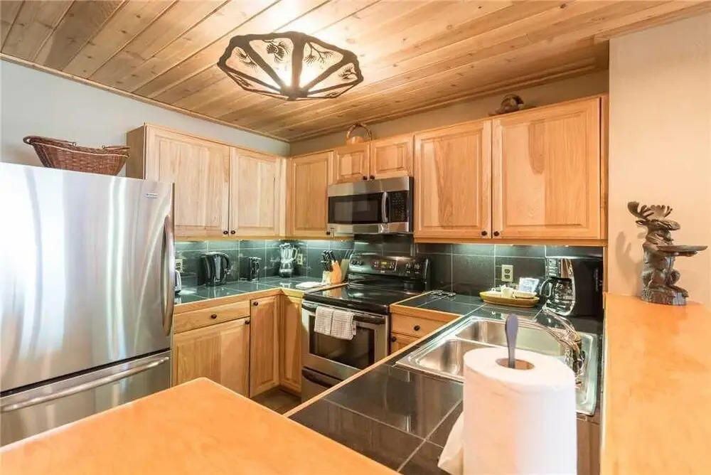 1110 Trappeur's Lodge, Trappeur's Crossing Apartment 1
