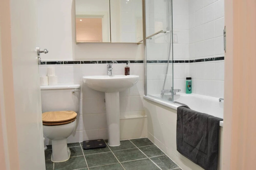 Central and Spacious City of London Apartment