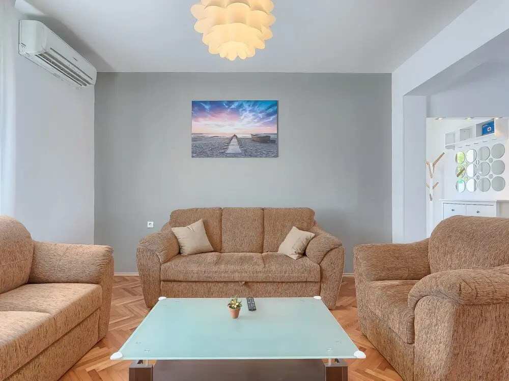 Rovere Pula in Pula With 2 Bedrooms and 1 5 Bathrooms