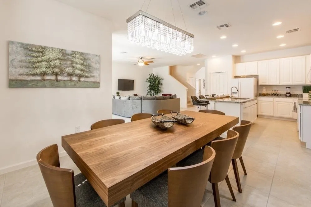 Private Beautiful Furnished ! 5 Bedroom Home