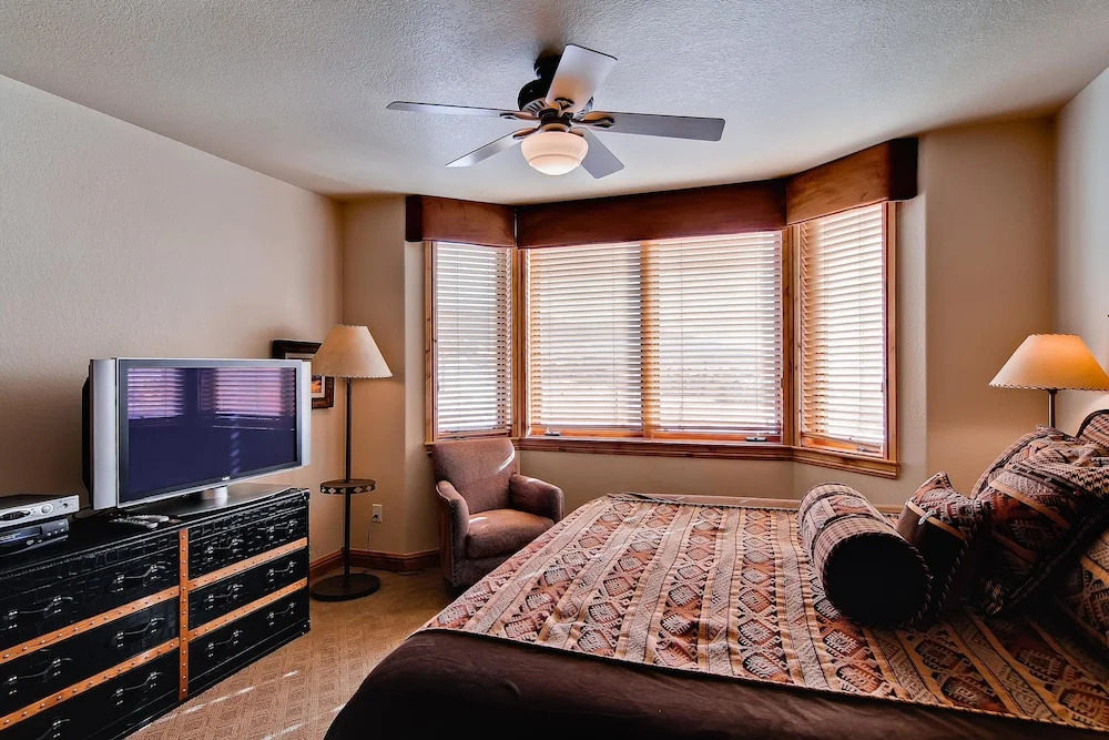 Torian Plum Creekside 418