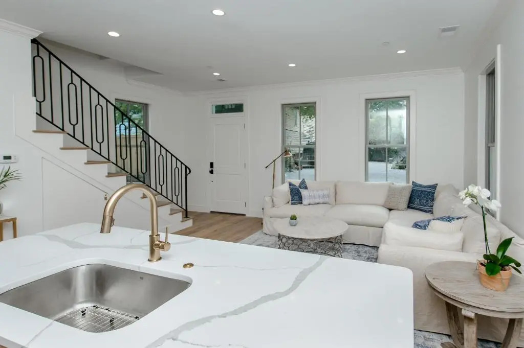 Guesthouse Charleston WEST 242 B and C