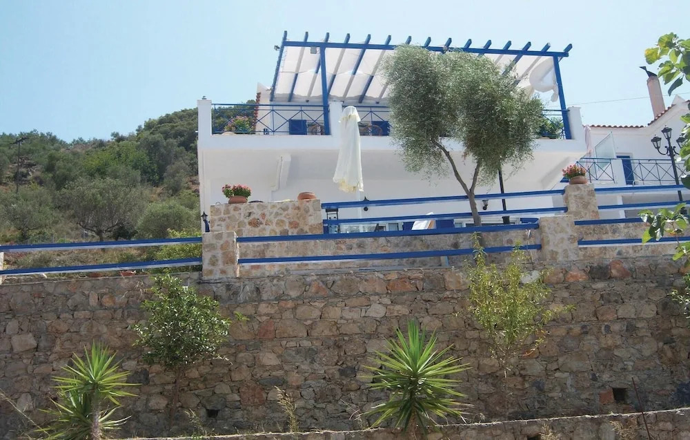 Stunning Home In Mantineia Messinia