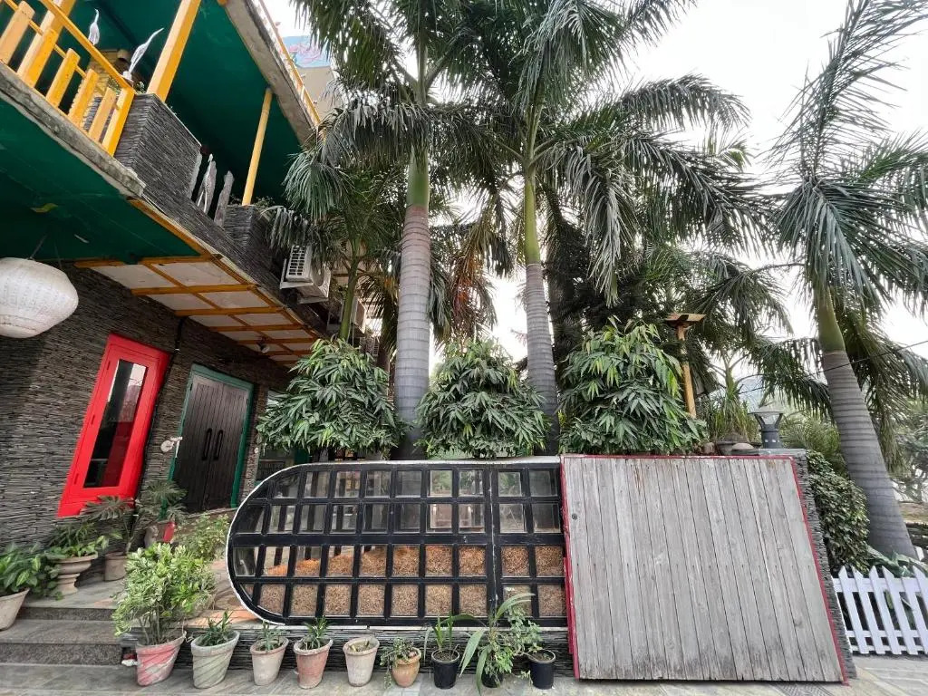 Aakritii Hotels