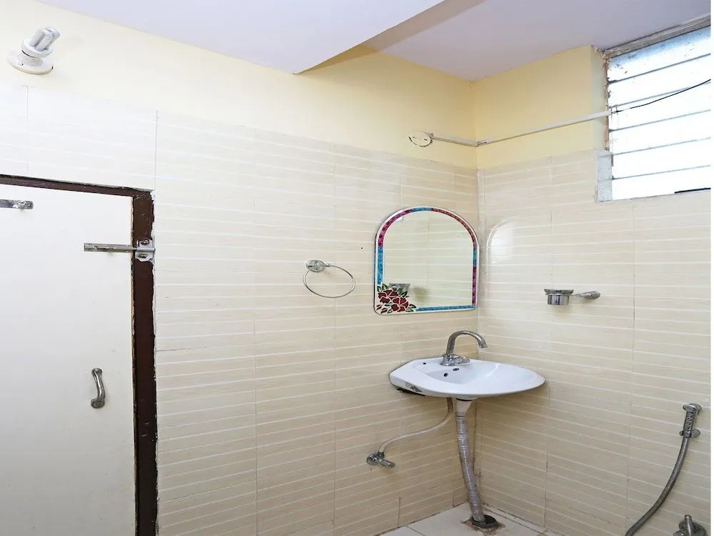 OYO 9558 Hotel Chhavi Holidays