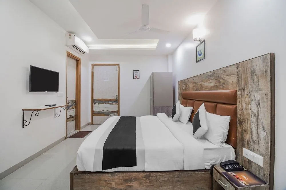 Gracious by Vishesh Hotels & Home Stay