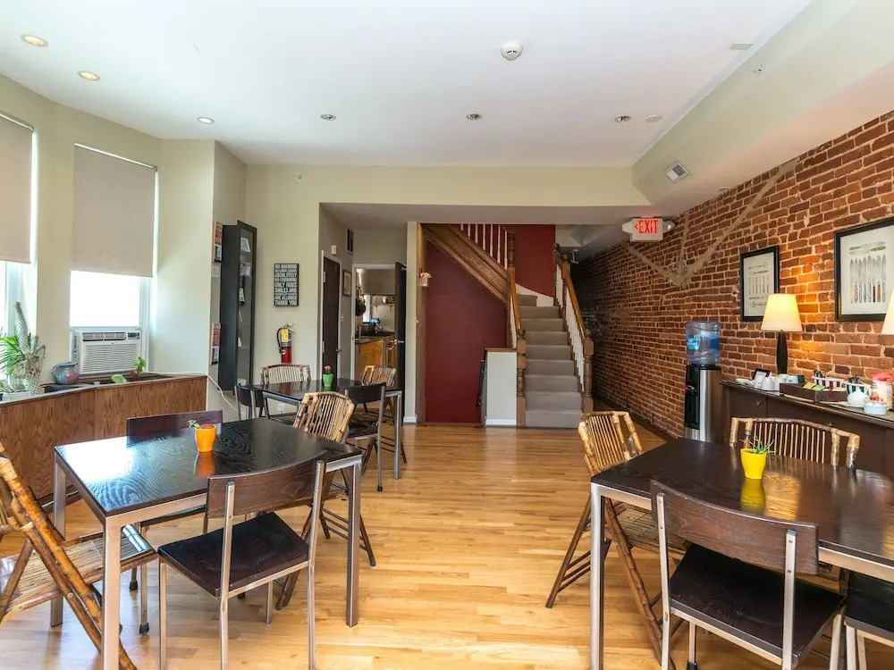Inn At 2920