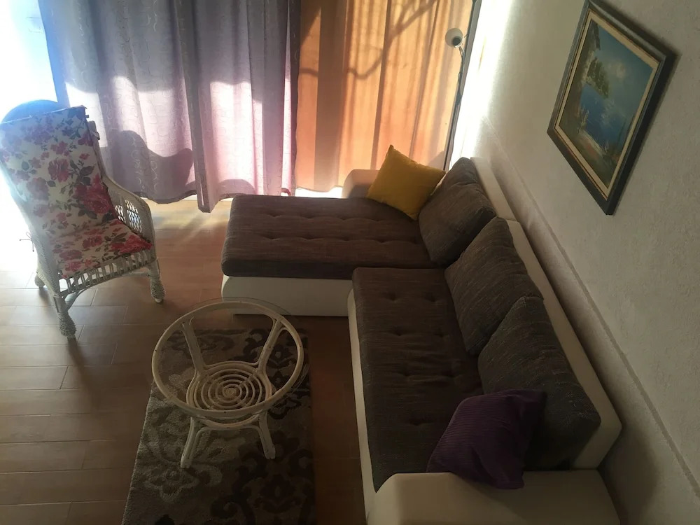 Apartments Lav Costas