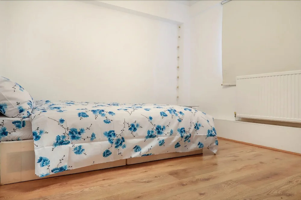 Johnson House Deluxe Double Room