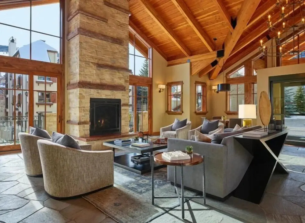 Luxury 4 Bedroom Penthouse in Lionshead Village With Rooftop Pool, Just a Short Walk to Gondola