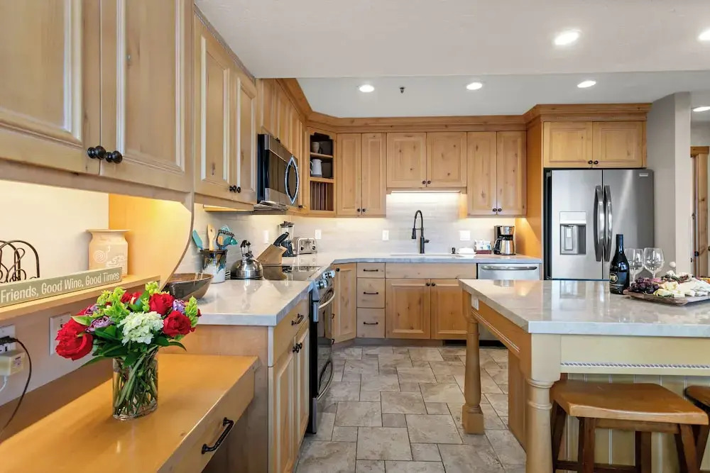 Queen Esther at Deer Valley Resort - Four Bedroom Condo with Hot Tub #2447 4 Condo