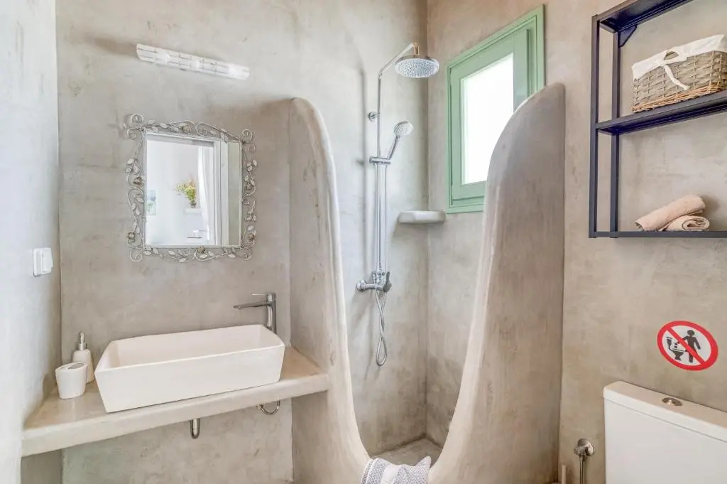 Magic 5 bdrm Villa With Swimming pool in Paros