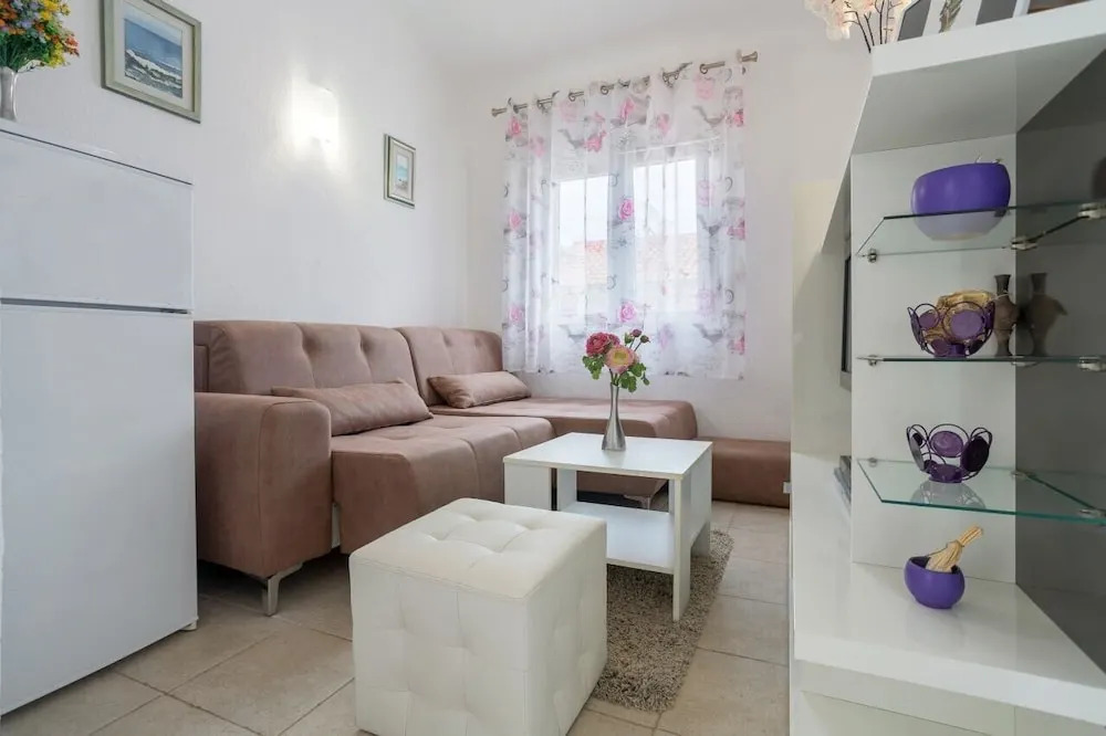 Holiday House Little Desire