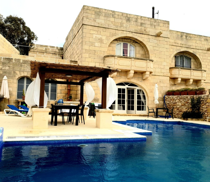 Panoramic Farmhouse
