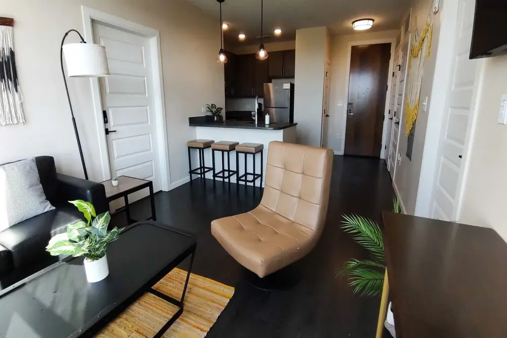 FRONTDESK The Marshall Campus Apts Louisville
