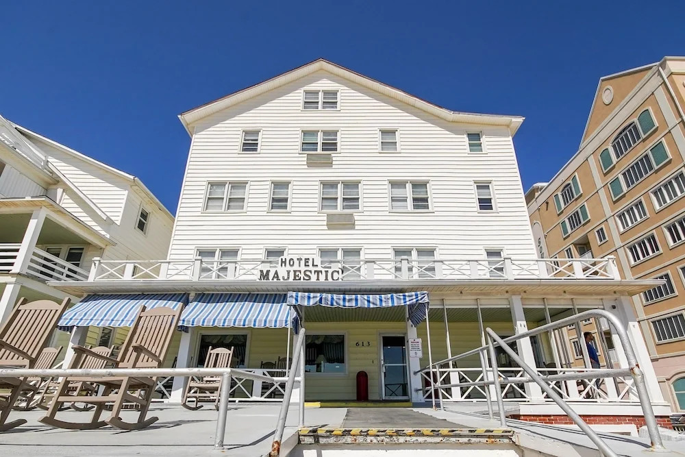 Majestic Hotel & Apartments