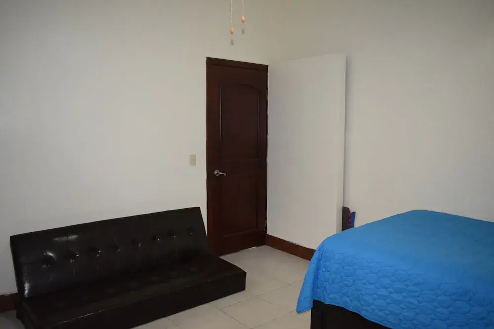 Room in House - Comoda Habitacion En Casa Compartida
