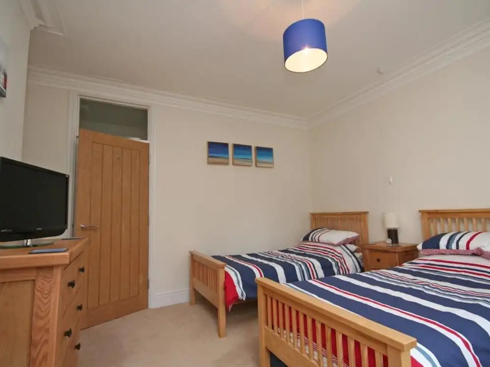 6 Glenthorne House