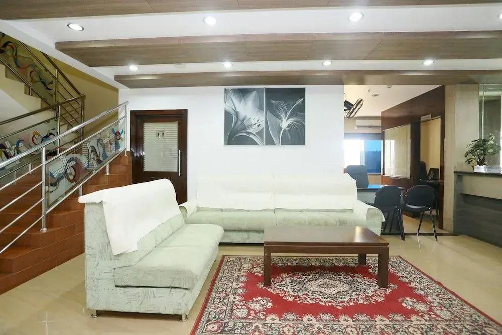 Oyo Flagship 41696 Hotel Tri-Star Regency