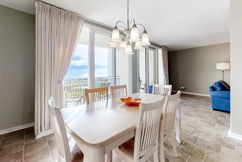 Oceanfront Condo With Large Balcony, Pool, Central AC & Views