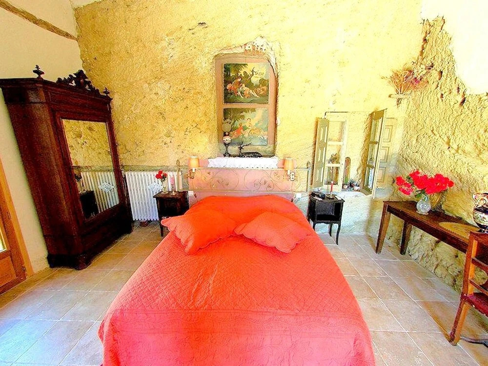 House With 6 Bedrooms in Vaugines, With Private Pool, Furnished Garden
