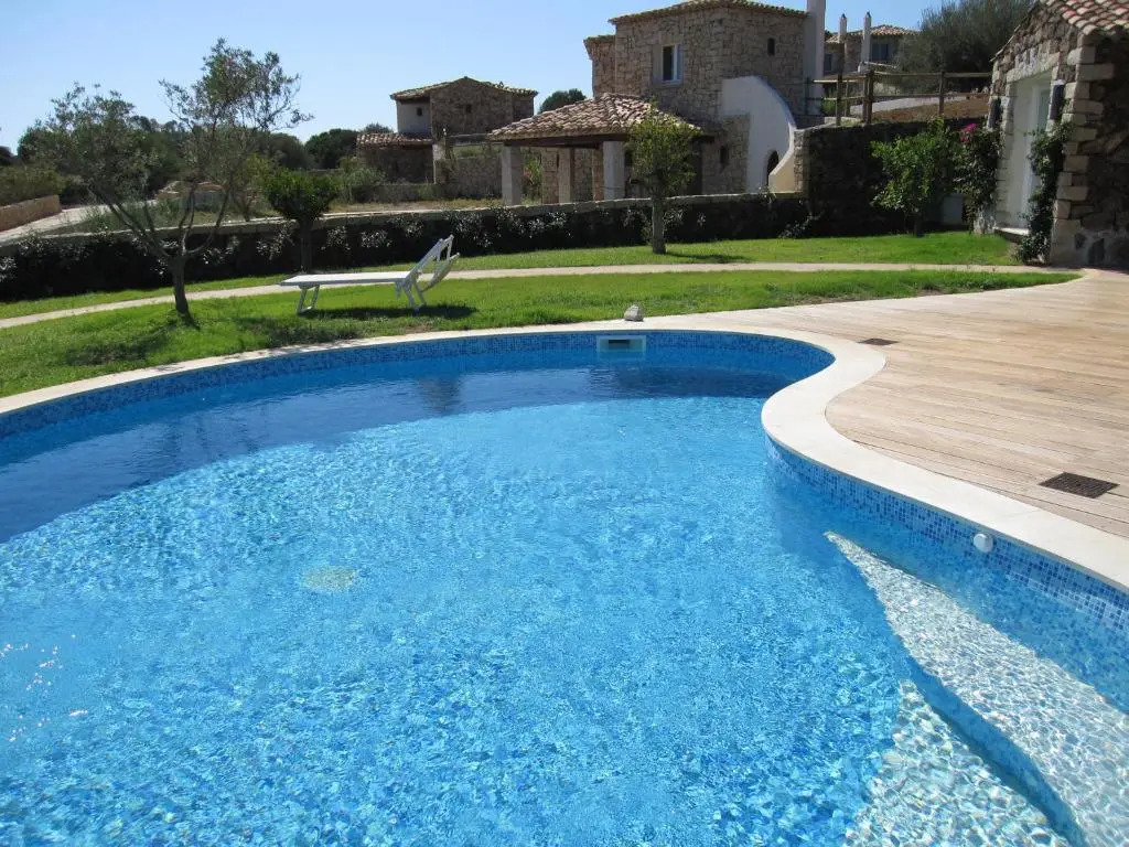 Villa Bougainvillea con piscina e giardino privato a pochi passi dal mare