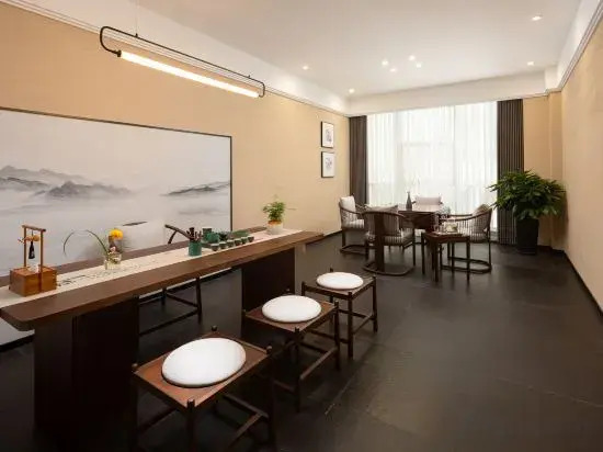 Renwen Huadian Hotel