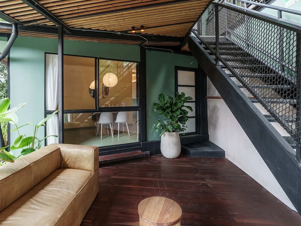 w Attractive 2BR w Balcony in Poblado